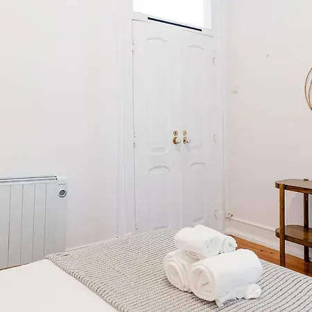Moniz Cozy - 2br Historical Апартаменты Лиссабон