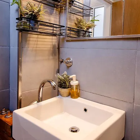 Moniz Cozy - 2br Historical Лиссабон